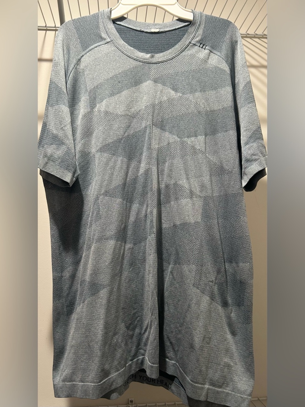 lululemon athletica Men’s Slate Gray Short Sleeve Performance Tee shirt L
